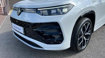 2025 Volkswagen TSI eHybrid 19.7kWh R-Line DSG Euro 6 5-door (White) - Image: 29