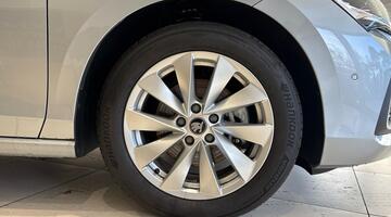 2025 Škoda 2.0 TDI SE Technology DSG Euro 6 5-door (Silver) - Image: 6