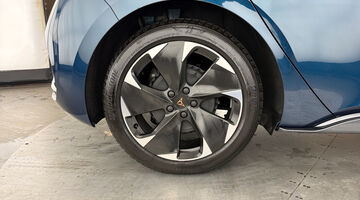 2025 CUPRA E-Boost 59kWh V1 Auto 5-door (Blue) - Image: 30