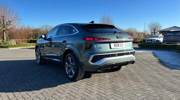 2026 Audi Sportback S line TFSI 150 PS S tronic (Green) - Image: 3