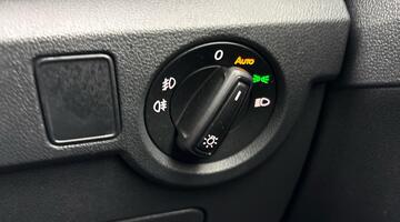 2023 Volkswagen 1.0 TSI Black Edition Euro 6 5-door (White) - Image: 21