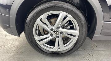 2025 Volkswagen TSI R-Line DSG 2WD Euro 6 2-door (Black) - Image: 27