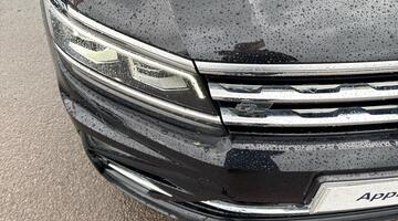 2017 Volkswagen 2.0 TDI BlueMotion Tech R-Line DSG 4Motion Euro 6 5-door (Black) - Image: 27