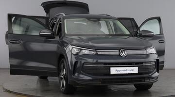 2024 Volkswagen ETSI MHEV Match DSG Euro 6 5-door (Grey) - Image: 9