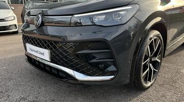 2025 Volkswagen ETSI MHEV R-Line DSG Euro 6 5-door (Grey) - Image: 28