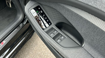 2025 Audi 2.0 TDI Launch Edition Plus S Tronic quattro Euro 6 5-door (Black) - Image: 15