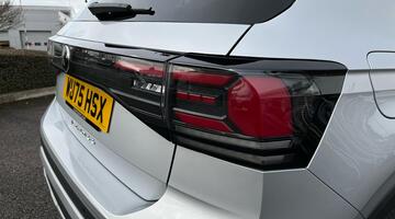 2025 Volkswagen 1.0 TSI Match Euro 6 5-door (Silver) - Image: 37