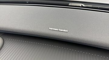 2025 Volvo Single Motor Extended Range 69kWh Plus Auto 5-door (Black) - Image: 25