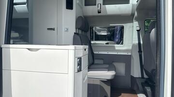 2025 Volkswagen 2.0 TDI 600 Auto Euro 6 4-door (Beige) - Image: 23