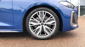 2025 Audi 2.0 TFSI S line Saloon S Tronic Euro 6 5-door (Blue) - Image: 5