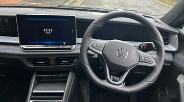 2025 Volkswagen TSI eHybrid 19.7kWh R-Line Edition DSG Euro 6 5-door (Blue) - Image: 8