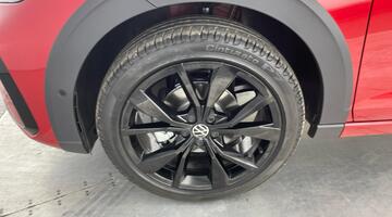 2025 Volkswagen 1.0 TSI Black Edition Euro 6 5-door (Black) - Image: 30