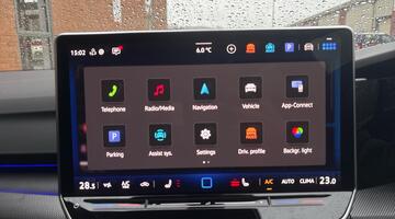 2025 Volkswagen 2.0 TSI R Black Edition DSG 4Motion Euro 6 5-door (Grey) - Image: 7