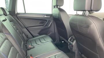 2022 Volkswagen 2.0 TSI R DSG 4Motion Euro 6 5-door (White) - Image: 35