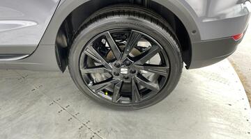 2025 SEAT 1.0 TSI FR Black Edition Euro 6 5-door (Multicolour) - Image: 32