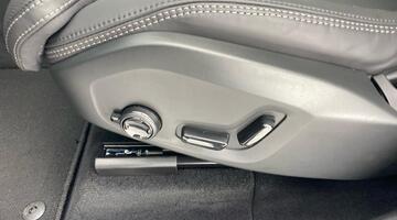 2025 Volvo 2.0 T8 18.8kWh Ultra Bright Auto Euro 6 5-door (Unlisted) - Image: 33