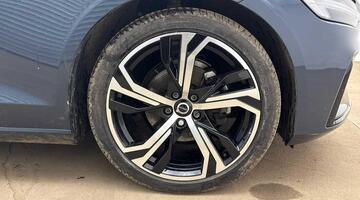 2025 Volvo 2.0 B4 MHEV Plus DCT Auto Euro 6 5-door (Blue) - Image: 19