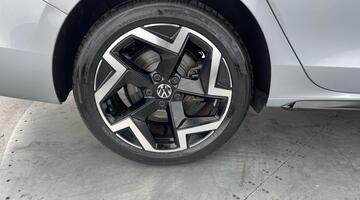 2025 Volkswagen TSI eHybrid 19.7kWh R-Line DSG Euro 6 5-door (Silver) - Image: 31