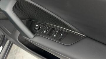 2025 Volkswagen 2.0 TDI R-Line DSG Euro 6 5-door (Grey) - Image: 24