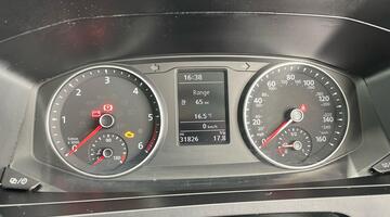 2019 Volkswagen 2.0 TDI T30 BlueMotion Tech Trendline Kombi FWD SWB Euro 6 5-door (White) - Image: 24