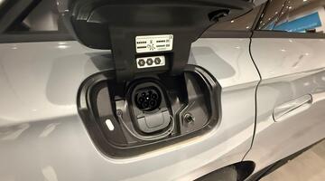 2025 Volkswagen Pro 77kWh Match Plus Tourer Auto 5-door (Grey) - Image: 8