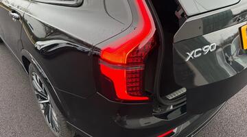 2025 Volvo 2.0 T8 18.8kWh Ultra Dark Auto 4WD Euro 6 5-door (Black) - Image: 35