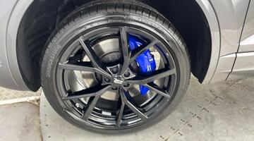 2025 Volkswagen 3.0 V6 TSI eHybrid 14.3kWh R Tiptronic 4Motion Euro 6 5-door (Grey) - Image: 41