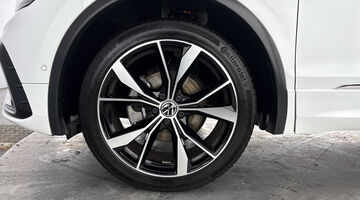 2025 Volkswagen TSI R-Line DSG Euro 6 5-door (White) - Image: 5