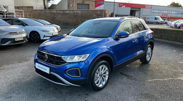 2025 Volkswagen TSI Match DSG Euro 6 5-door (Blue) - Image: 37