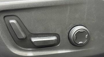 2025 Volvo 2.0 B4 MHEV Ultra Bright DCT Auto Euro 6 5-door (Black) - Image: 28