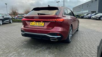 2025 Audi 2.0 TFSI S line S Tronic Euro 6 5-door (Red) - Image: 20