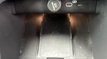 2024 Volvo 2.0 B3 MHEV Plus DCT Auto Euro 6 5-door (White) - Image: 24