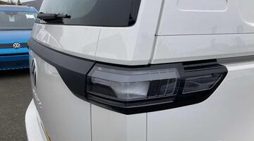 2025 Volkswagen Pro 79kWh Commerce Plus Auto 5-door (White) - Image: 21