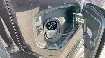 2025 Volkswagen Pro 79kWh Style Auto 5-door (SWB, 5Seat) (Black) - Image: 20