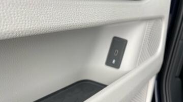 2024 Volkswagen Pro 77kWh Style Auto 5-door (Blue) - Image: 43