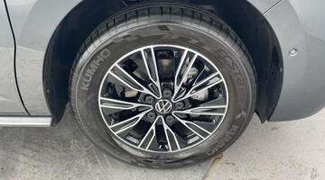 2025 Volkswagen 2.0 TDI Style Long MPV DSG Euro 6 5-door (Grey) - Image: 5