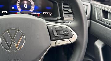 2025 Volkswagen 1.0 TSI Match DSG Euro 6 5-door (Black) - Image: 22