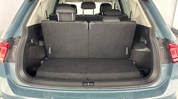 2022 Volkswagen 2.0 TDI Life DSG Euro 6 5-door (Blue) - Image: 30