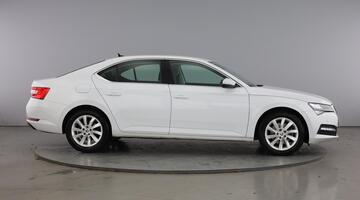 2024 Škoda 2.0 TDI SE DSG Euro 6 5-door (White) - Image: 4