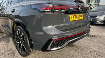 2025 Volkswagen ETSI MHEV R-Line DSG Euro 6 5-door (Grey) - Image: 34