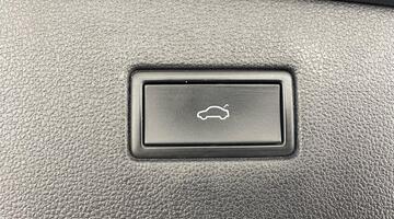 2021 Volkswagen 2.0 TDI Life DSG Euro 6 5-door (Grey) - Image: 32