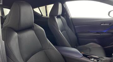 2017 Toyota VVT-h Dynamic CVT Euro 6 5-door (Silver) - Image: 19