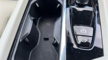 2025 Volvo 2.0 B5 MHEV Plus Auto Euro 6 5-door (Black) - Image: 54