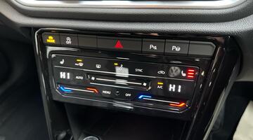 2022 Volkswagen TSI R-Line DSG Euro 6 5-door (Black) - Image: 9