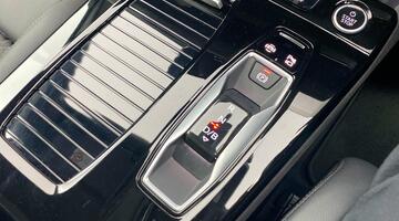 2025 Audi 100kWh Edition 1 Auto quattro 5-door (White) - Image: 25