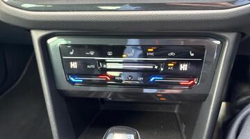 2023 Volkswagen TSI R-Line DSG Euro 6 5-door (Black) - Image: 21