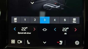 2024 Volvo 2.0h T8 18.8kWh Ultra Dark Auto 4WD Euro 6 5-door (Blue) - Image: 40