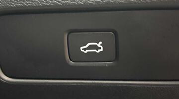 2023 Volvo 2.0 B3 MHEV Core DCT Auto Euro 6 5-door (Blue) - Image: 26