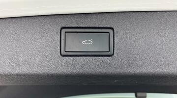 2024 Volkswagen ETSI MHEV Elegance DSG Euro 6 5-door (White) - Image: 34