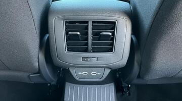 2025 Volkswagen TSI Match DSG Euro 6 5-door (Blue) - Image: 40